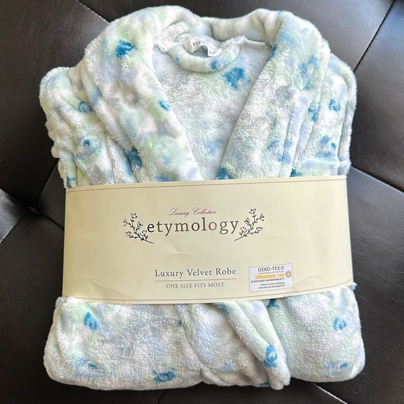 etymology Intimates & Sleepwear Nib Luxury Velvet Robe Poshmark